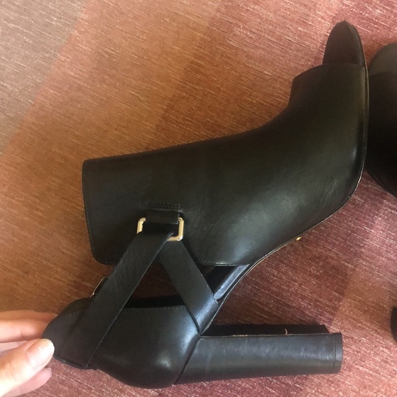 Lauren Ralph Lauren Genuine Leather Peep Toe Strappy Fall Heels - Picture 6 of 12